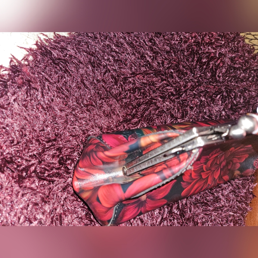 Patricia Nash Red Floral Clutch with Wooden Handle - Picture 2 of 7